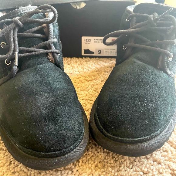 Mens Uggs black. Size 9.  Authentic 💯 and Comfortable - Picture 6 of 7